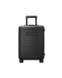 4260447326491_hs_h5_essential_all_black_front_1.webp